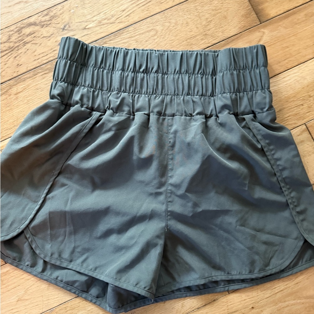 New In Olive Green High-Waisted Elastic Shorts • Size M